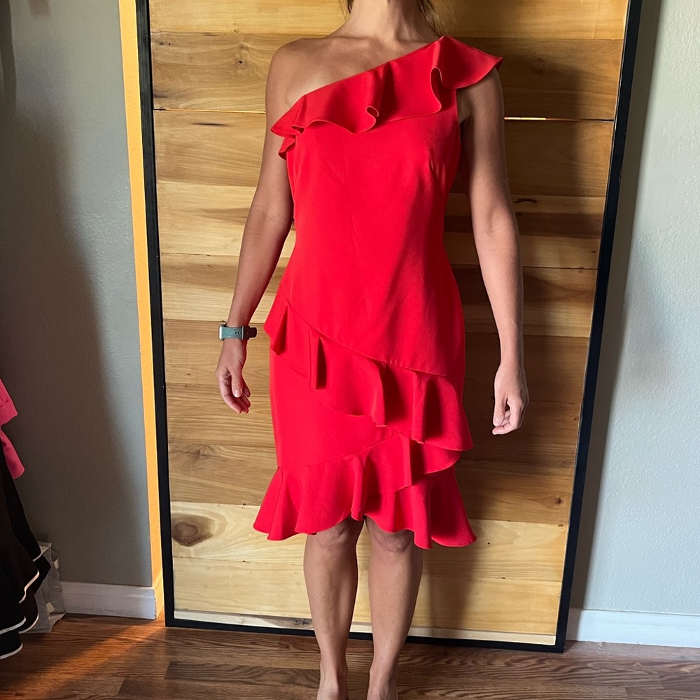 ⭐️ Red Vince Camuto Ruffle Dress